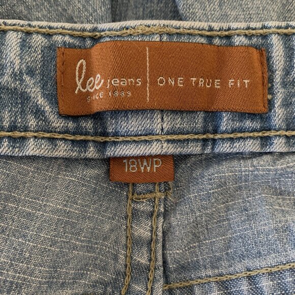 Lee One True Fit Bootcut Jeans Mid Rise Light Wash Blue Petite Size 18 WP - Picture 3 of 7